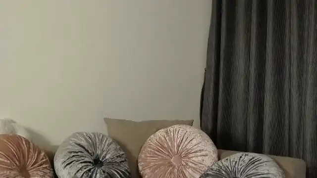 Adele-Holter - Flirt4Free Live Video Recording - 2025 05-04 17:36:27