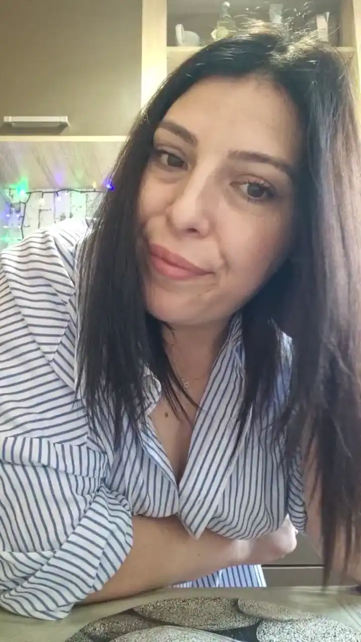 Adina_Sexy - Cam4 Hot Show Video - 2025 01-22 08:21:43