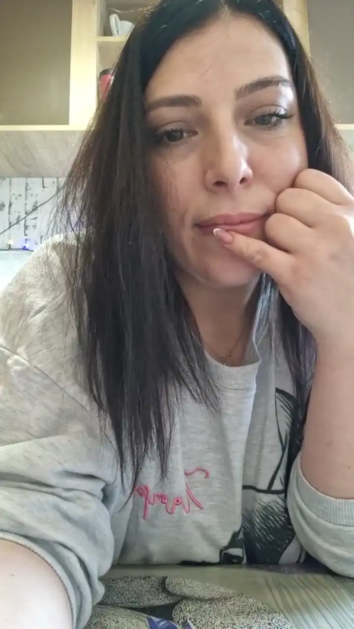 Adina_Sexy - Cam4 Record Video - 2025 05-07 20:22:20