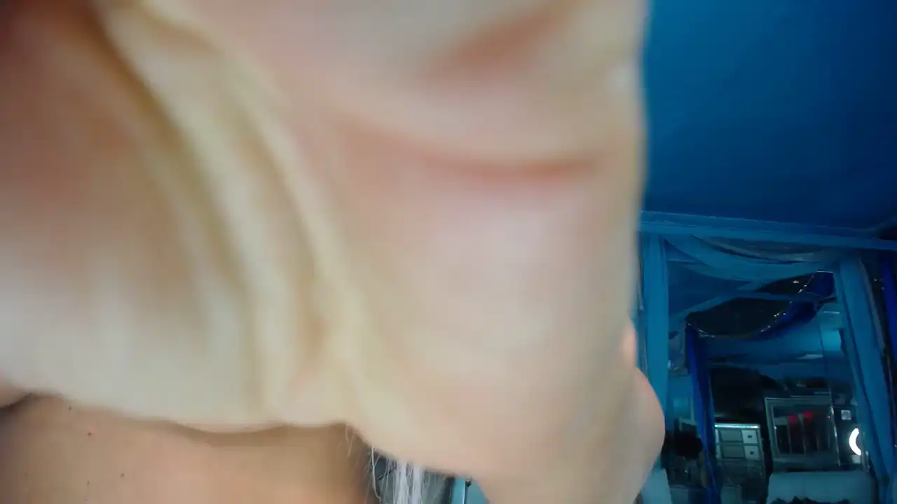 Adrianna_Fox - Bongacams Hot Show Video - 2025 02-10 18:24:16
