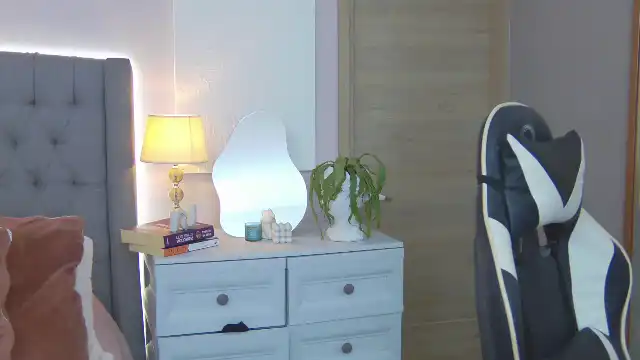 Alessia-Miller - Flirt4Free Free Video - 2025 05-06 17:05:30
