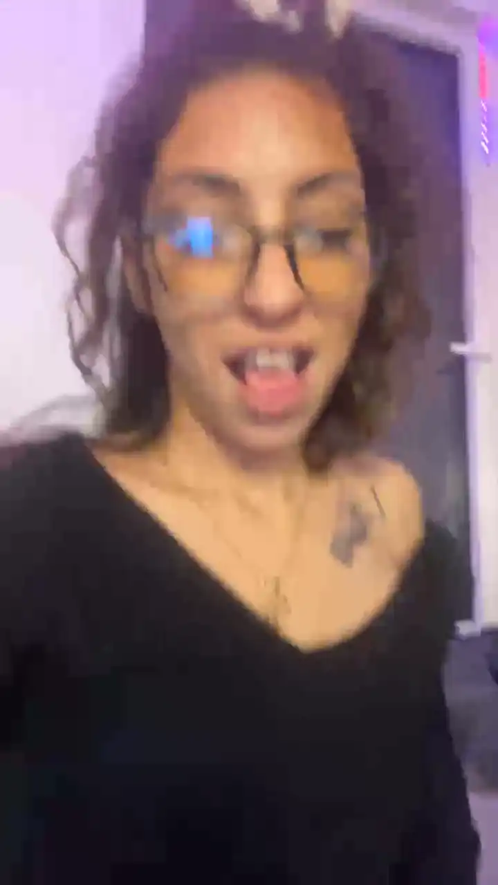 Amanilouve - Cam4 Record Video - 2025 04-10 26:43:23