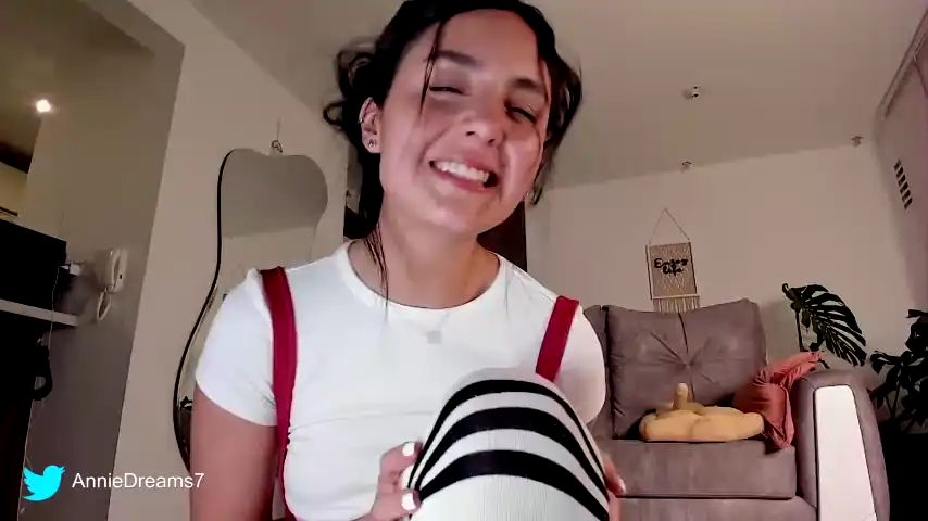 Annie_Dreams - Chaturbate Hot Show Video - 2025 02-04 21:47:47