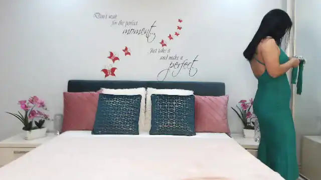Arianna-Smith - Flirt4Free Hot Show Video - 2025 04-05 10:32:04